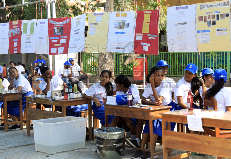 UNESCO Jakarta distributes Science Books to Third-cycle students in Timor-Leste