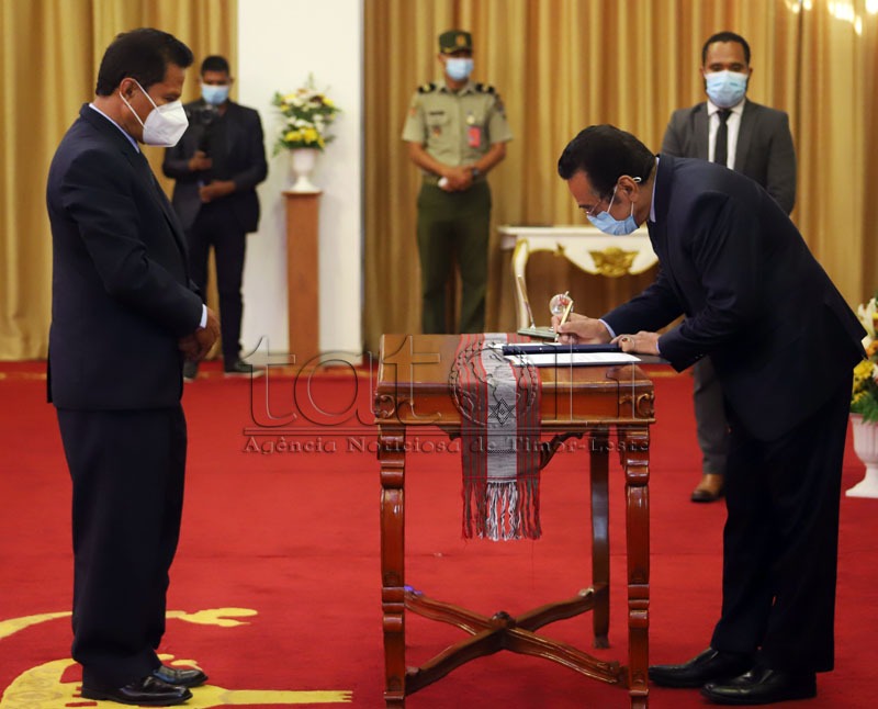 President Lu Olo Presides Over Swearing-In Ceremony of five Ambassador to overseas