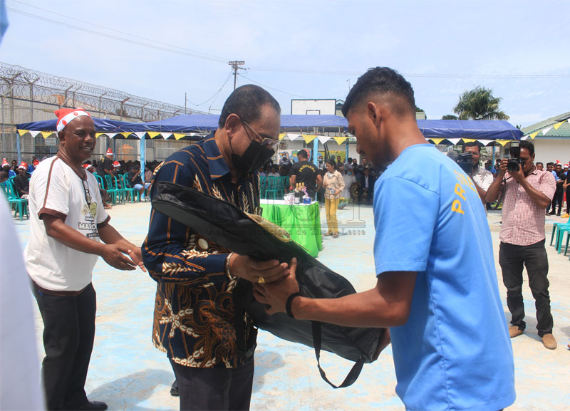 MoJ-MoSSI celebrates Christmas with 499 prisoners at Becora prison