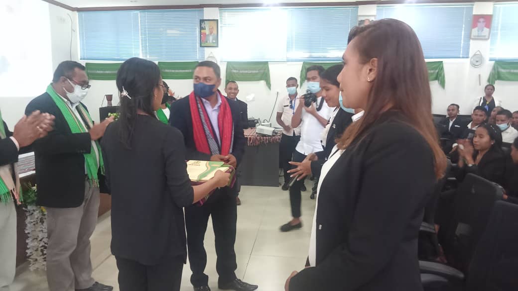 AF-HNGV distributes English certificates to 29 medical staff at HNGV
