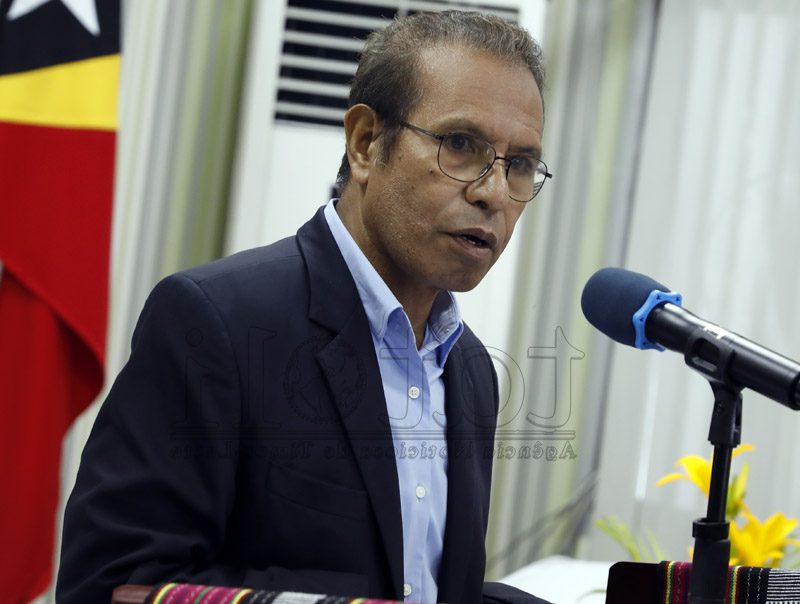 Prime Minister Ruak off to Singapore for a medical check-up