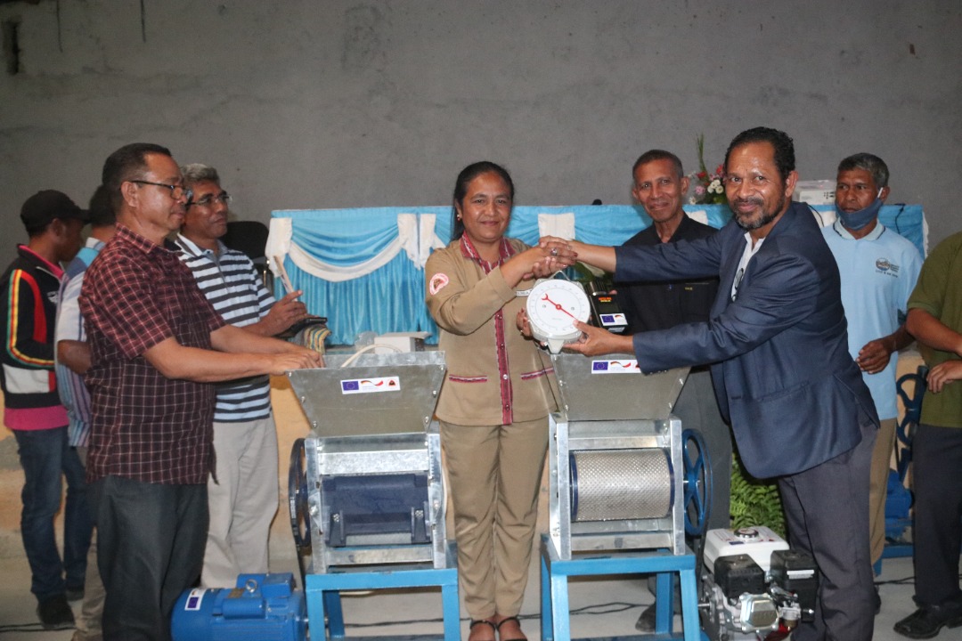 EU and BMZ provide six-coffee bean peeling machines to farmers in Laklubar and Soibada