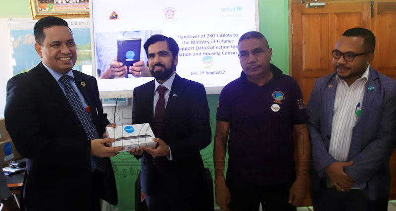 UNICEF handed over 280 tablets to MoF to support Data Collection for the 2022 census