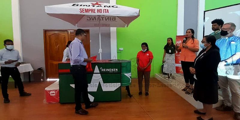 Heineken and USAID offer business utensils and training to 10 female street vendors