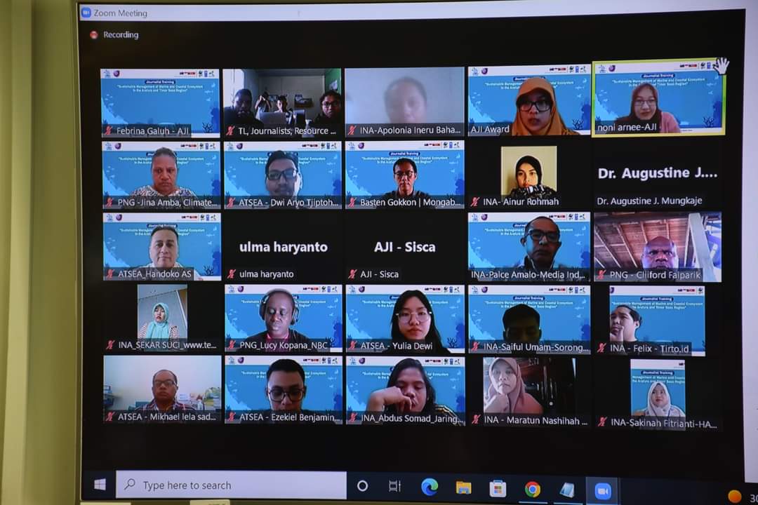 Timorese-Papuan-Indonesian reporters attend Journalist Training on “Sustainable Management of Marine and Coastal Ecosystem”