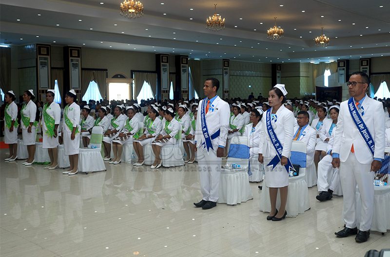 Nearly 180 nursing and midwifery students take the oath of service