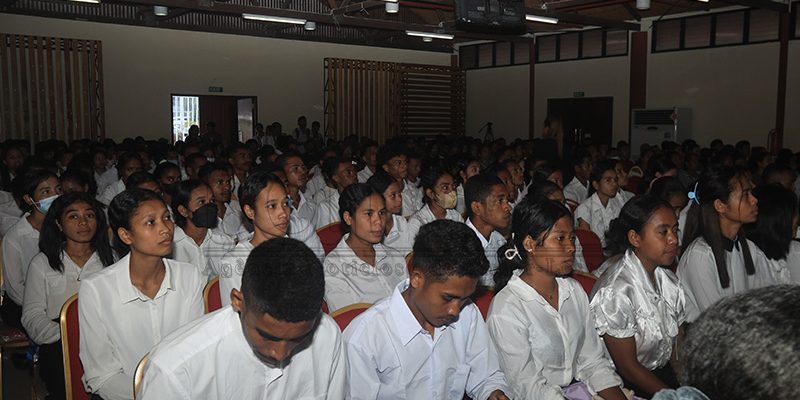 Over 1,683  students receive scholarships from Government