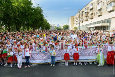 Ukrainians celebrate the world Vyshyvanka day