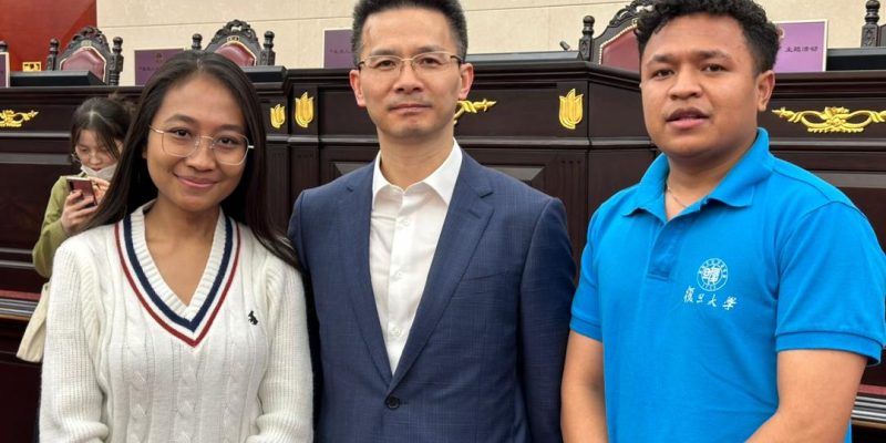 Two Timorese medical students attend conference on health law in Shanghai