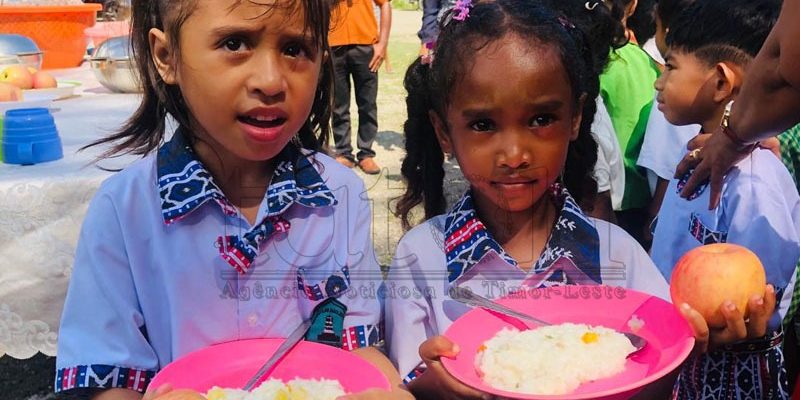Education Ministry launches school feeding program in Dili