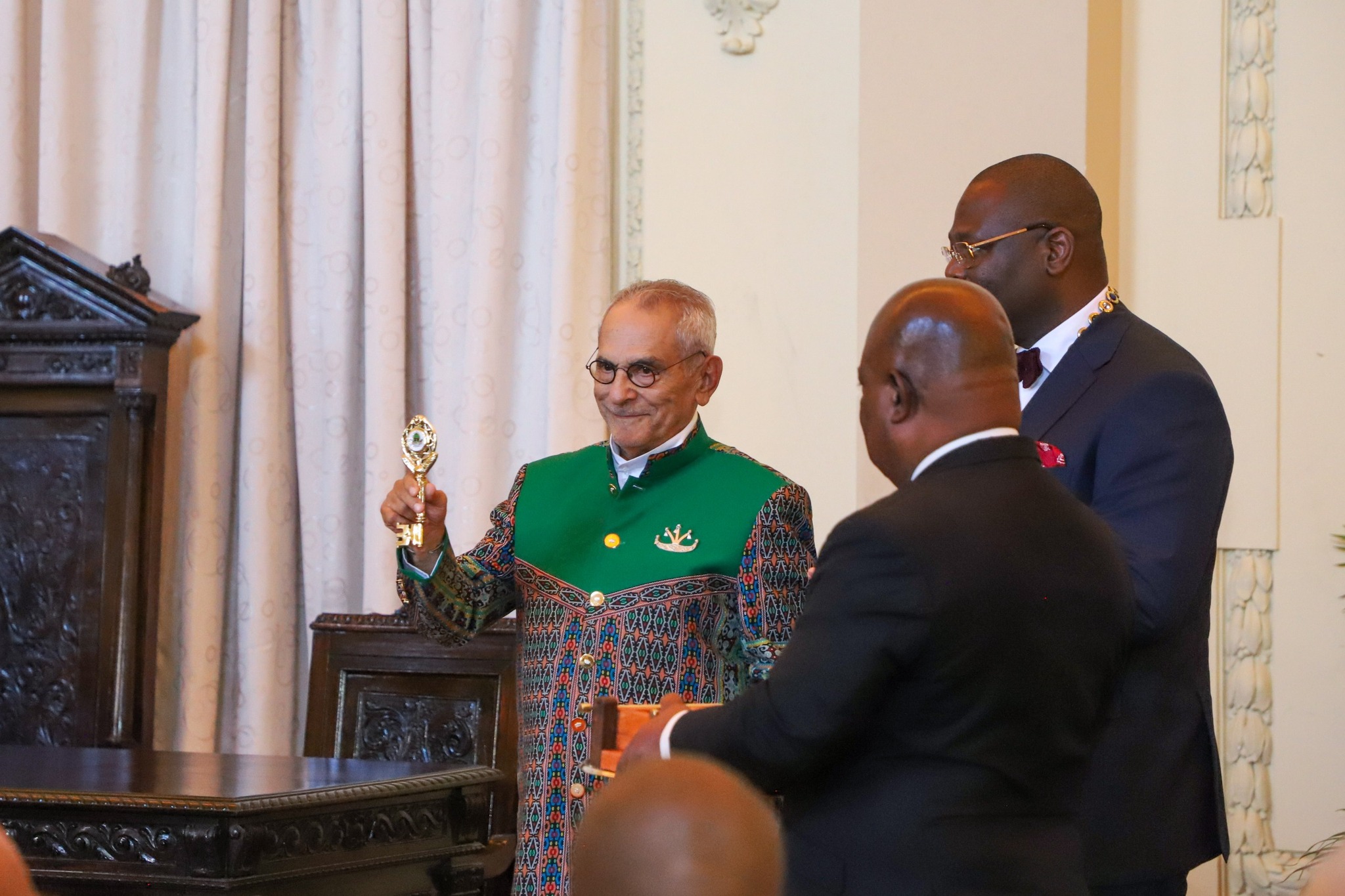 Horta receives Maputo Key Award from Maputo City Council