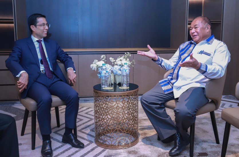Minister Freitas and Cambodian Ambassador Hold First Courtesy Meeting