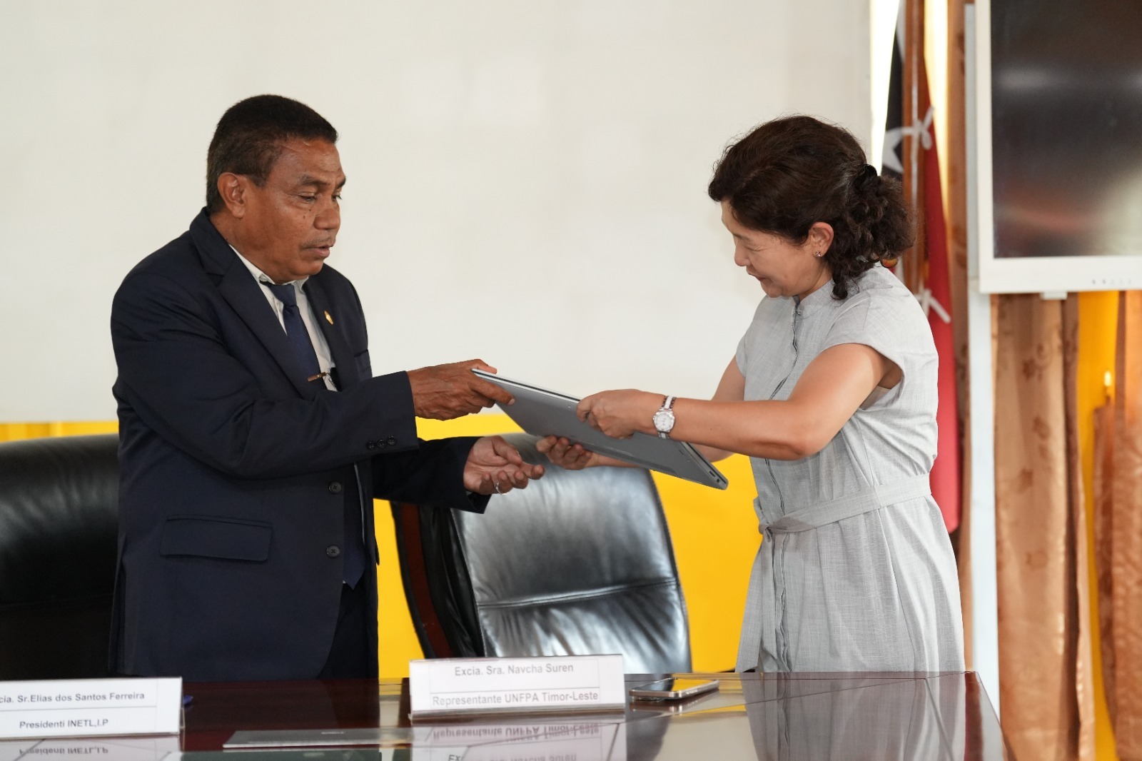 UNFPA donates laptops to INETL to boost 2025 demographic and health survey