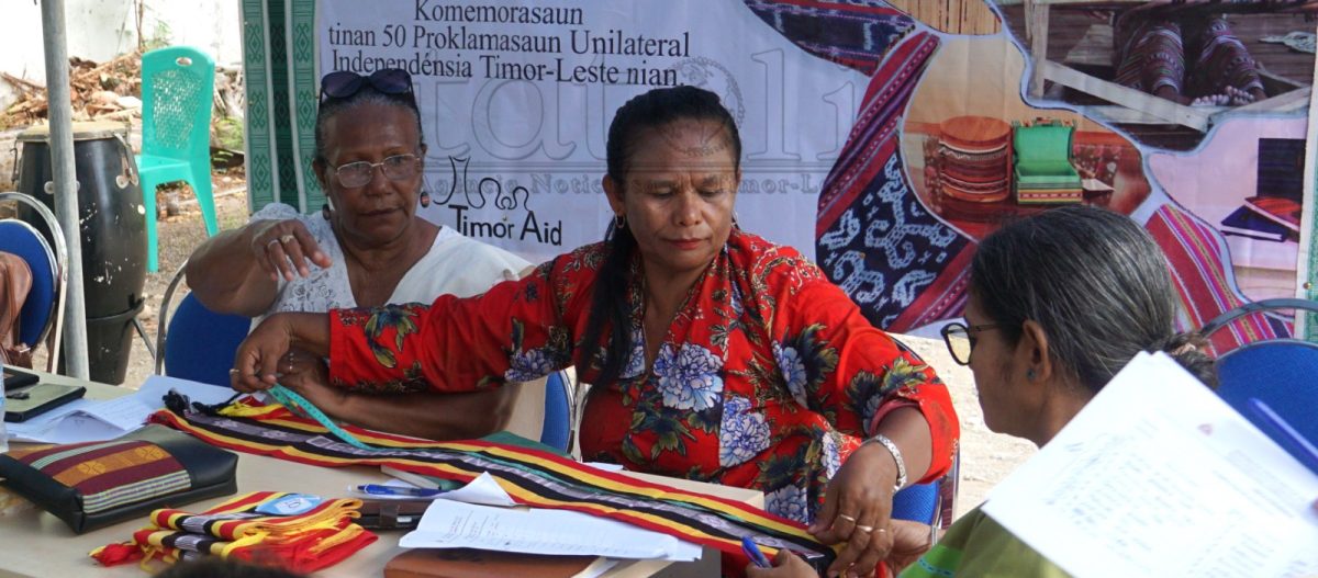 20 young women in Oecussi compete in Tais weaving to preserve Atoni cultural identity