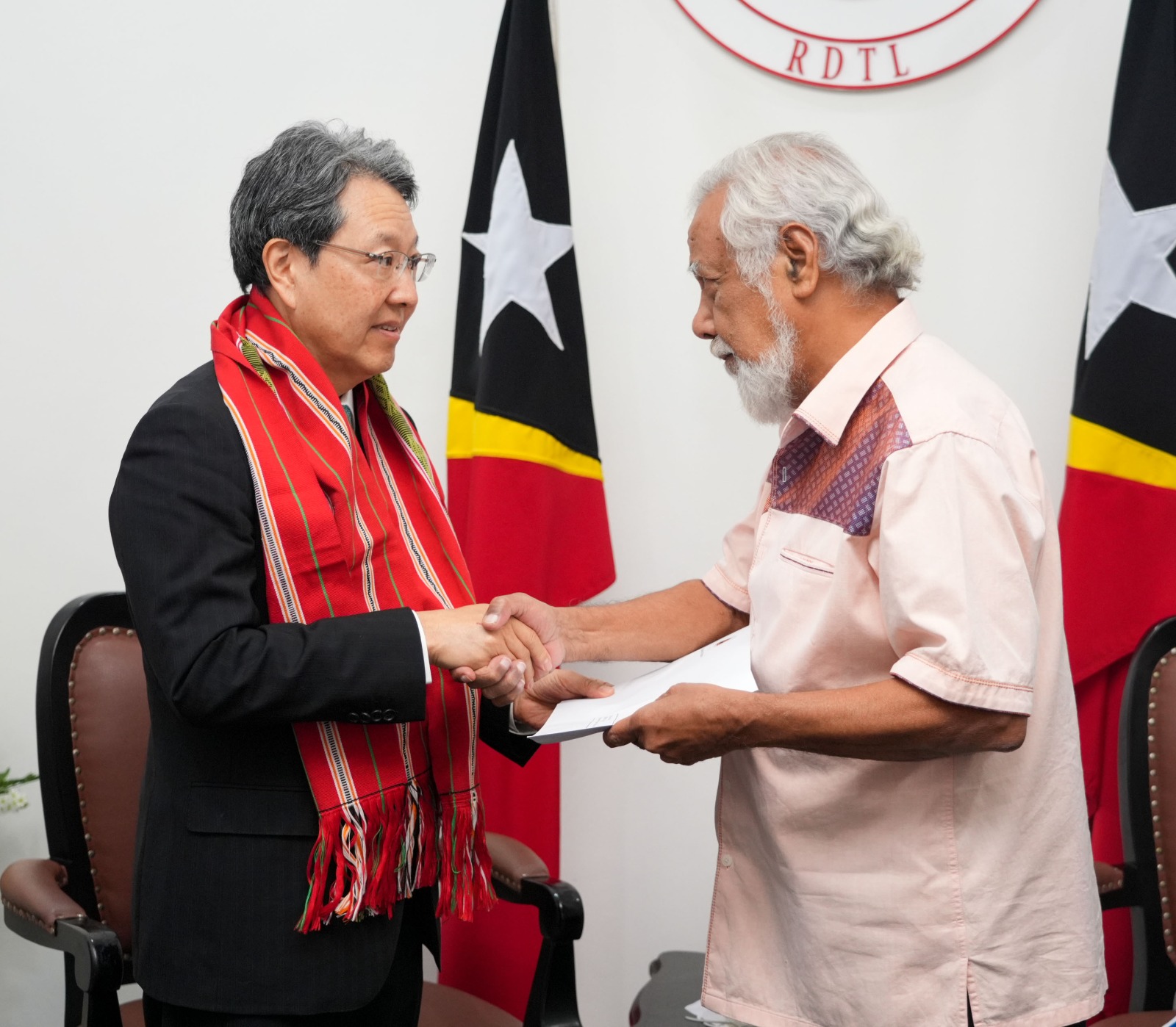 Japanese ambassador Kimura Tetsuya bids farewell to Prime Minister Xanana Gusmão