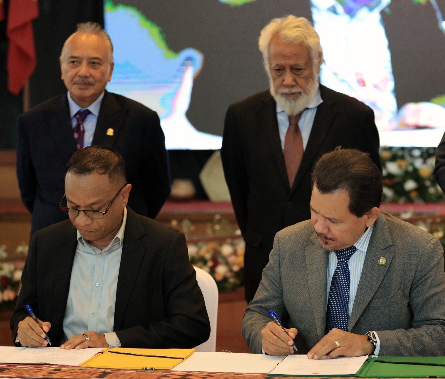 Govt and private sector agree on five commitments to promote economic development
