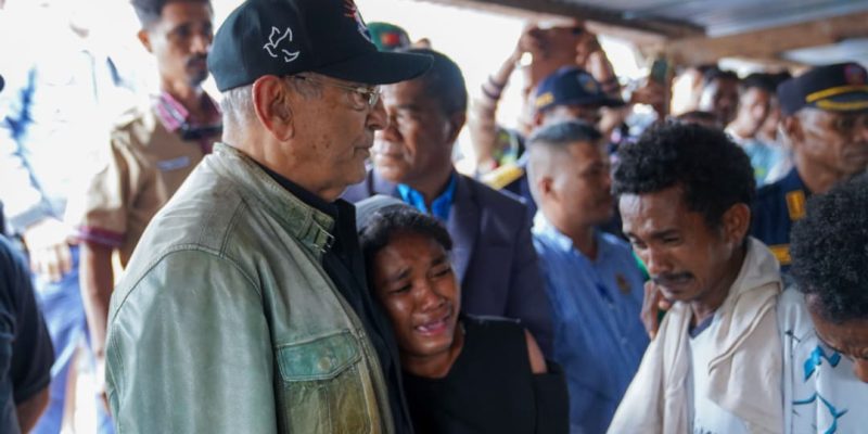 President Ramos-Horta visits four orphans, promises to build them a house