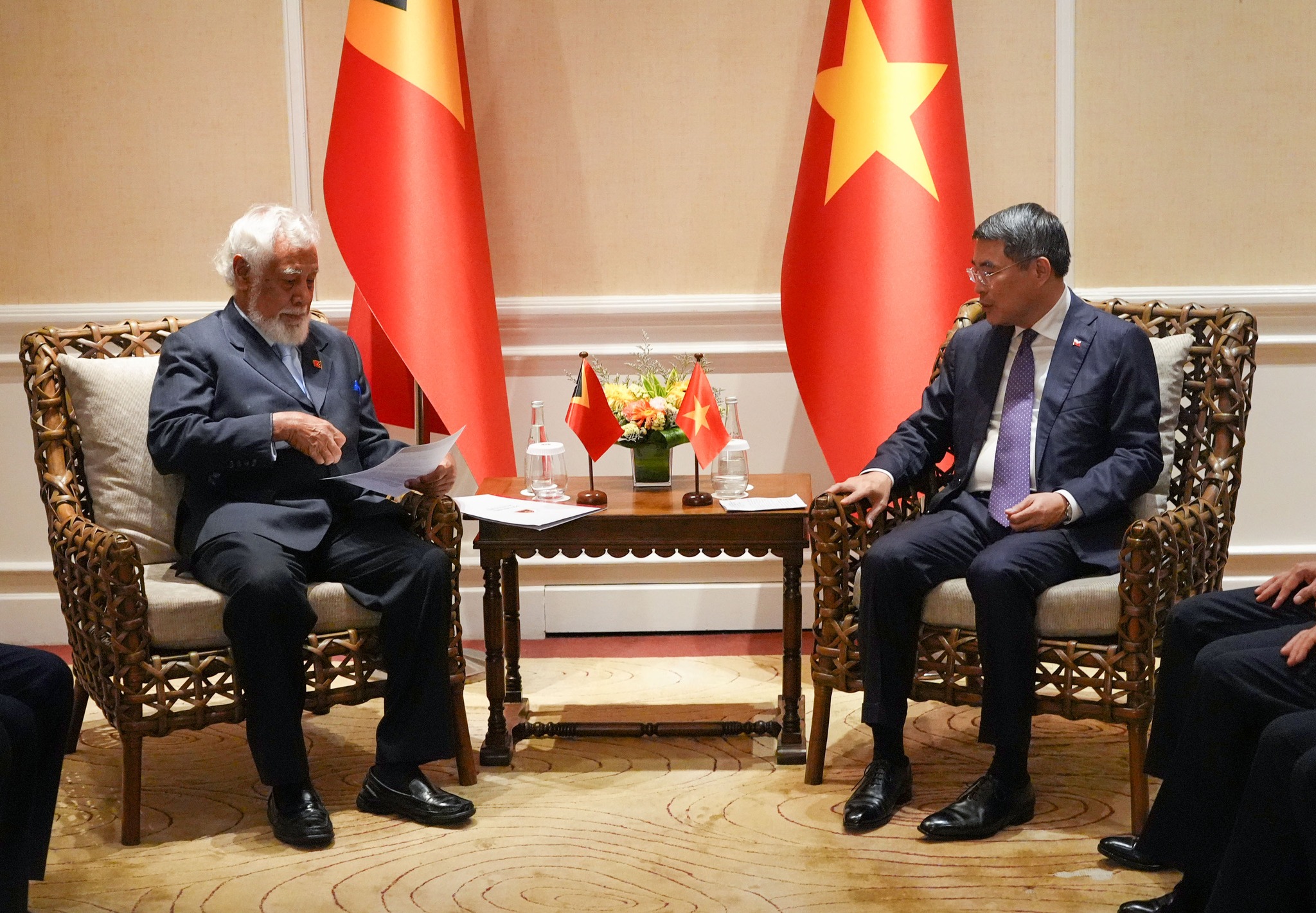 Lê Minh Hưng invites Xanana Gusmão to visit Vietnam during bilateral talks in Cebu