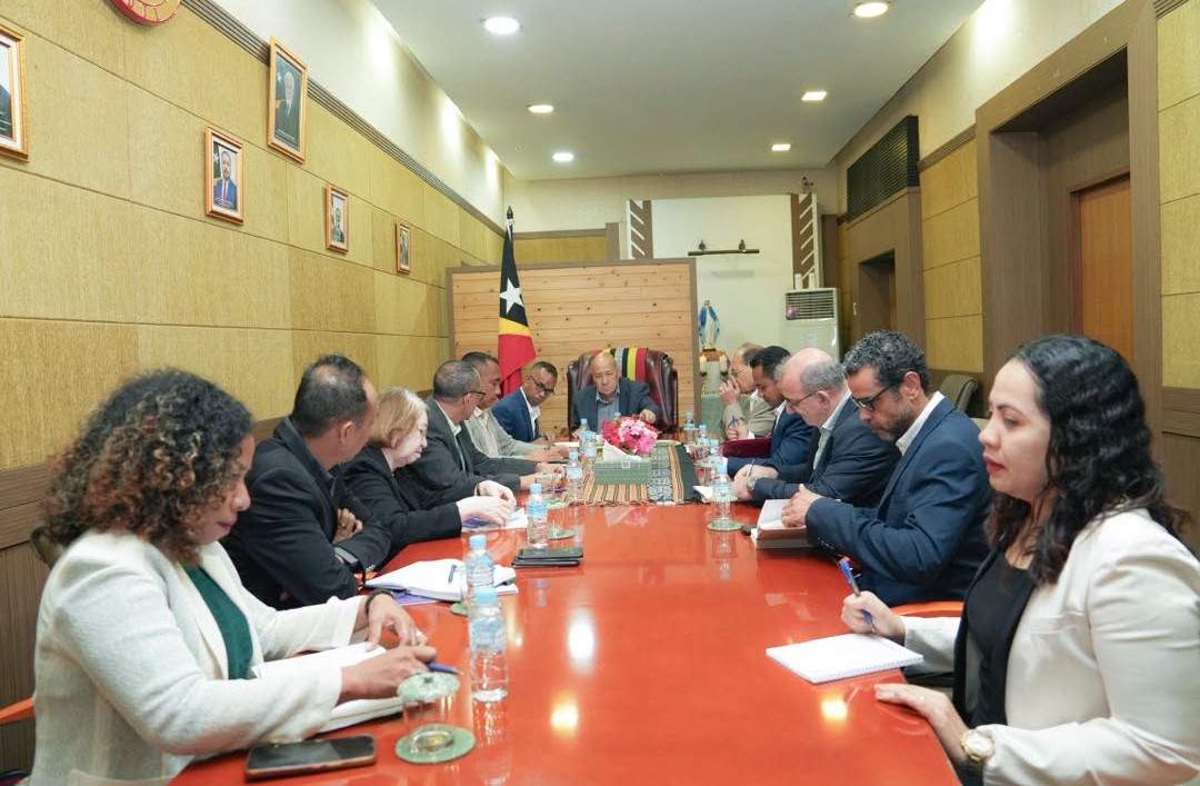 Minister Pereira meets Civil Service Commission to monitor public administration reform