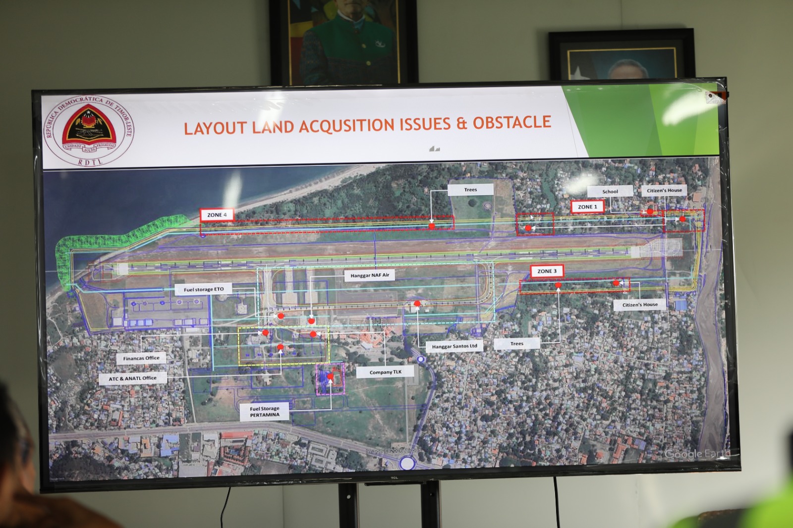 Govt reviews progress of airport expansion project