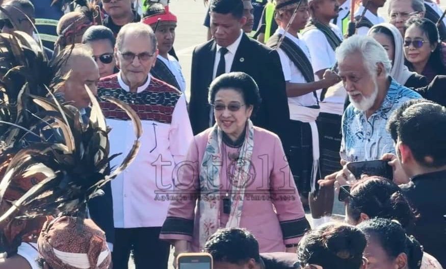 Former Indonesian President Megawati Soekarnoputri arrives in Dili for 3-day visit